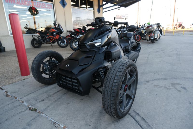 2022 Can-Am RYKER 600 BLACKImage 2