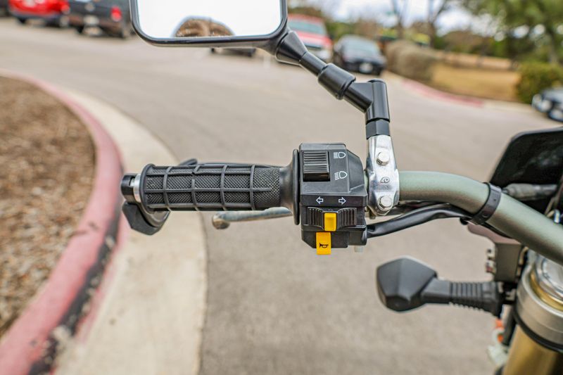 USED 2022 SUZUKI DRZ400SM Image 18