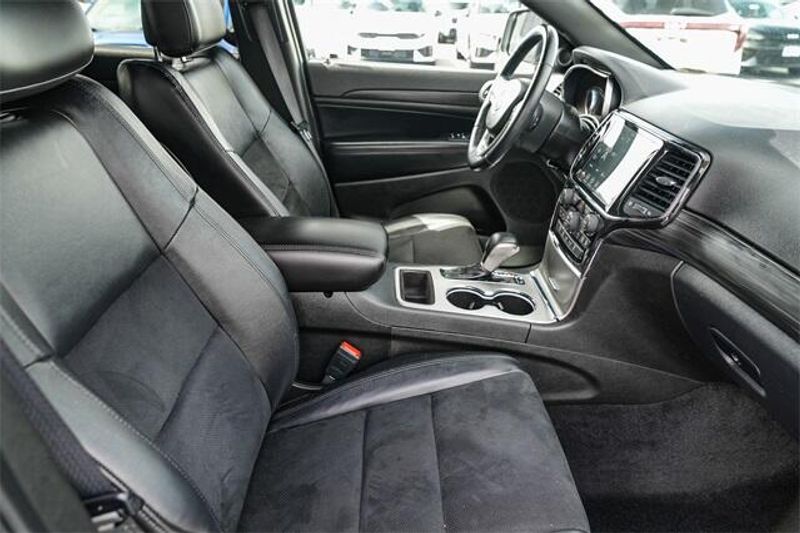 2021 Jeep Grand Cherokee Laredo XImage 16