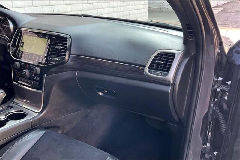 2021 Jeep Grand Cherokee Laredo XImage 16