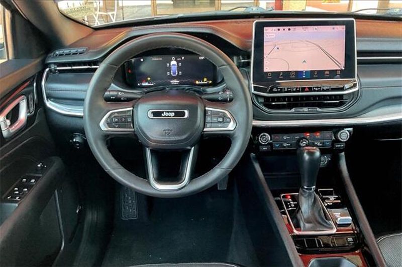 2023 Jeep Compass LimitedImage 4