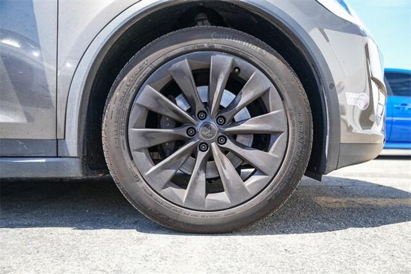 2016 Tesla Model X 60DImage 11