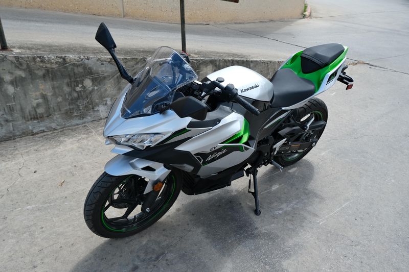 USED 2024 KAWASAKI NINJA E1 ABS Image 7