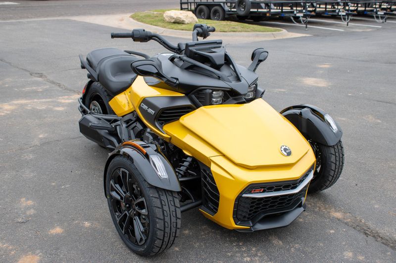 NEW 2026 CAN-AM SPYDER F3S Image 1