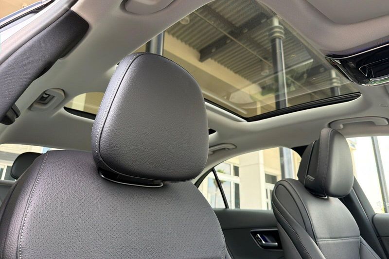 New 2026 Mercedes-Benz C-Class C 300Image 13