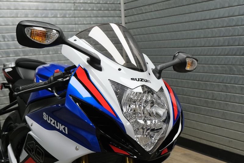 NEW 2026 SUZUKI GSXR750Z 40TH ANNIVERSARY EDITION Image 9