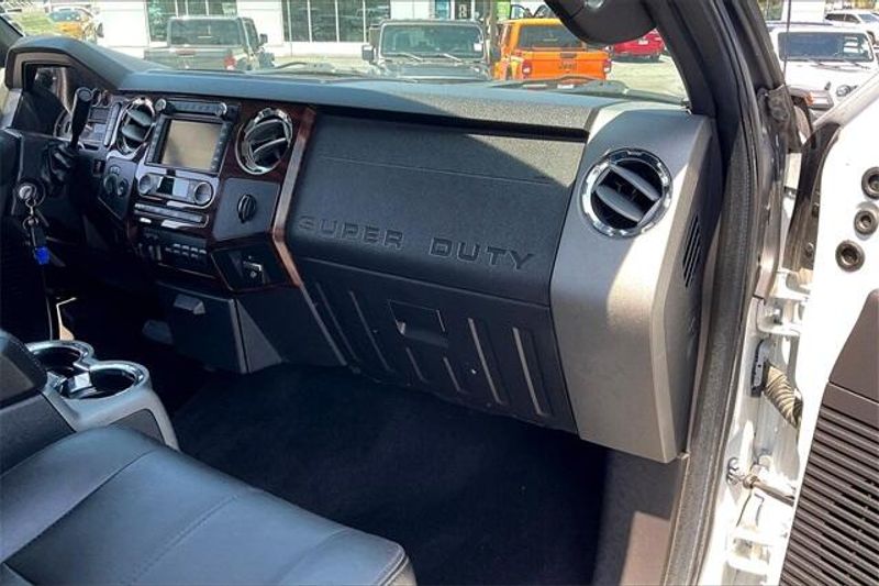 2009 Ford F-350 LariatImage 16