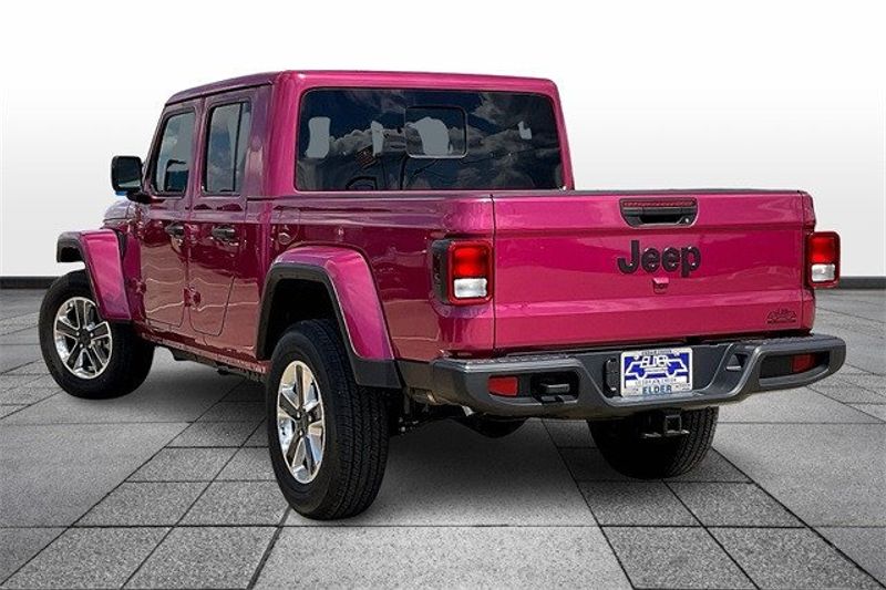 2024 Jeep Gladiator SportImage 3