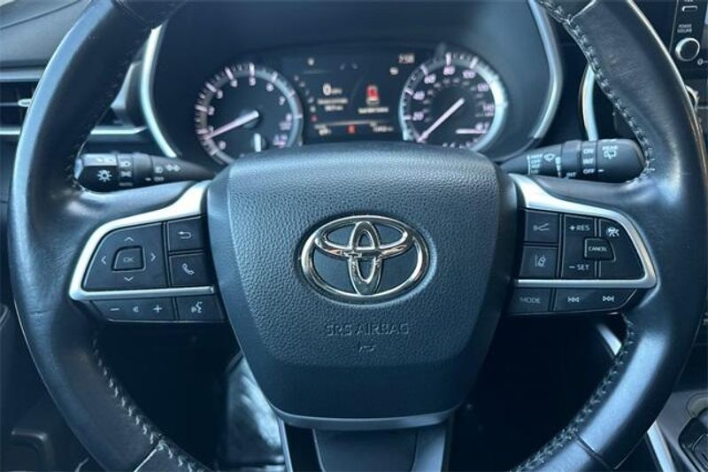 2022 Toyota Highlander XLEImage 22