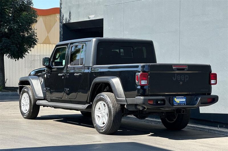 2020 Jeep Gladiator Sport S photo 6