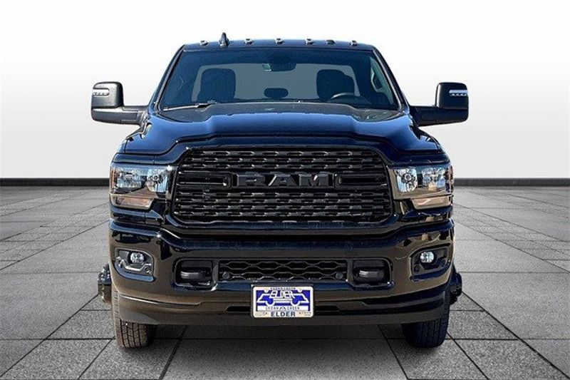 2024 RAM 3500 Big Horn Crew Cab 4x4 8