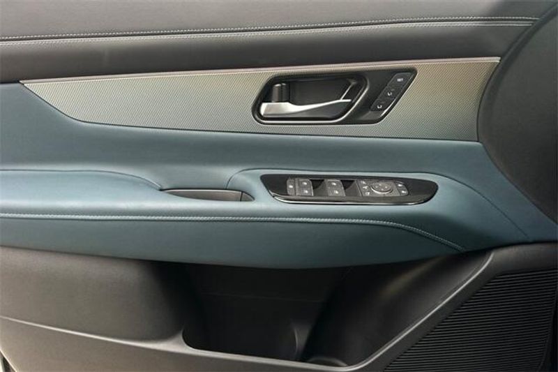 2025 Nissan Murano PlatinumImage 8