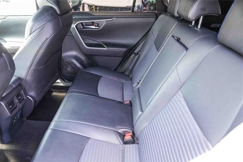 Used 2021 Toyota RAV4 Hybrid XSEImage 18
