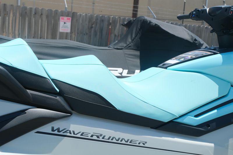 2025 Yamaha FX CRUISER HO WITH AUDIO MINT AND PEARL Image 12