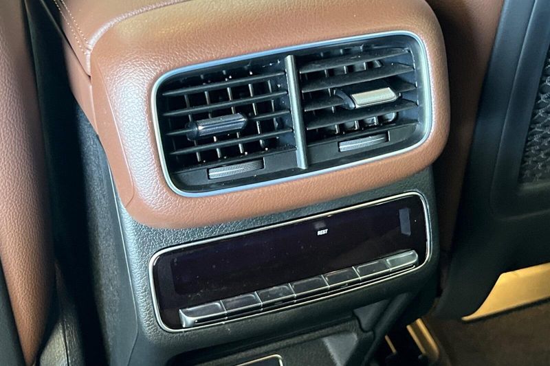 2025 Mercedes-Benz GLS 450Image 14