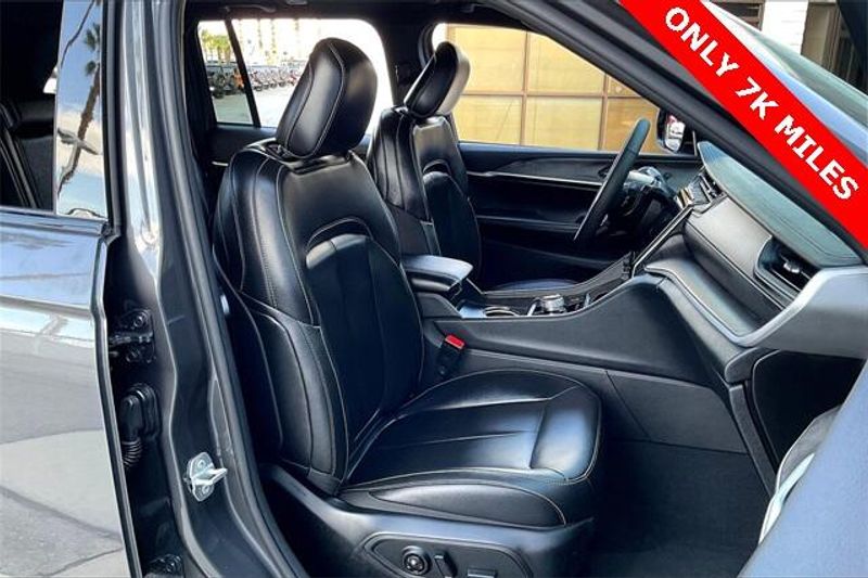 Used 2025 Jeep Grand Cherokee LimitedImage 6