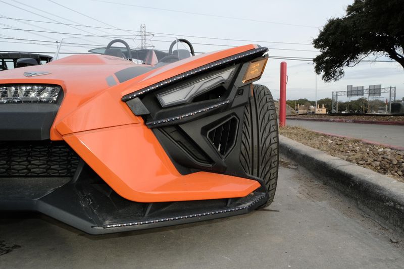 2024 Polaris SLINGSHOT SL AUTODRIVE VOLT ORANGEImage 18