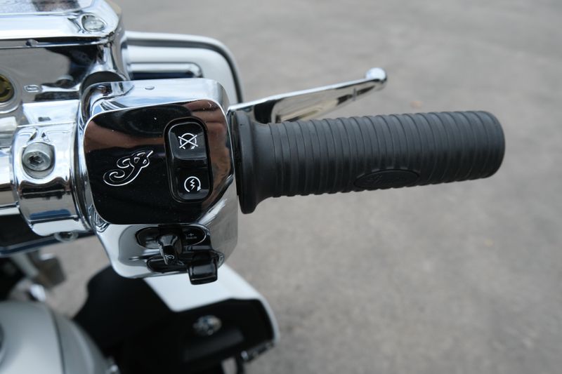USED 2019 INDIAN MOTORCYCLE ROADMASTER Image 17