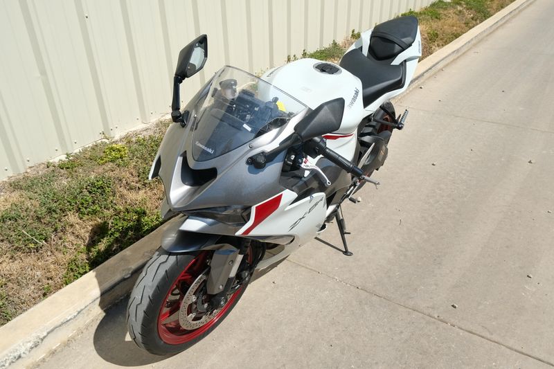 USED 2024 KAWASAKI NINJA ZX6R Image 7