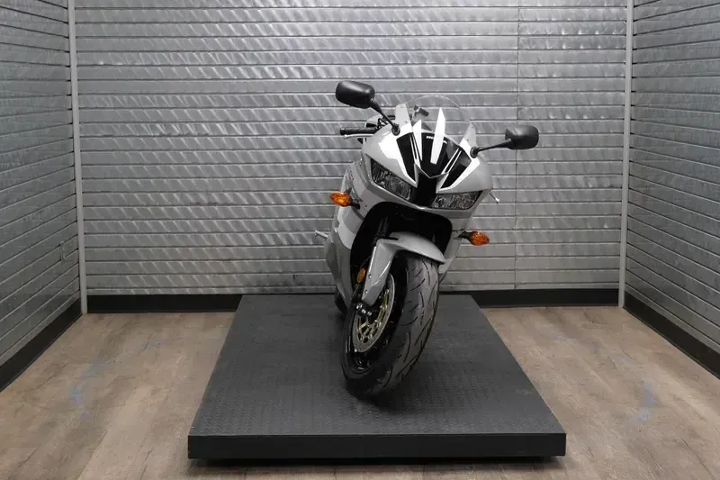 NEW 2026 HONDA CBR600RR Image 8