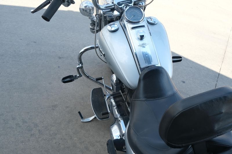 USED 2014 HARLEY ROAD KING Image 13
