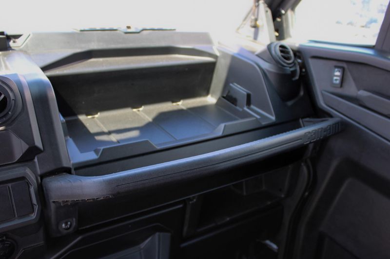 2023 Can-Am DEFENDER MAX LTD HD10 BACKWOODS CAMO Image 22