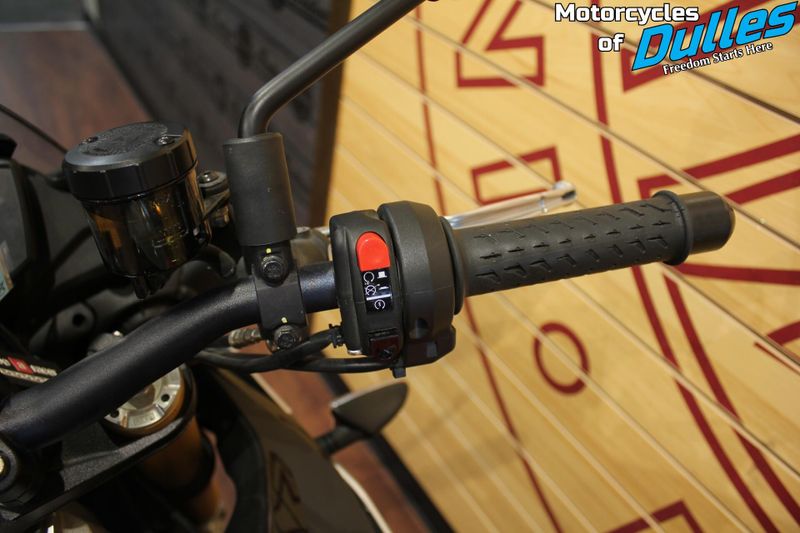 Used 2018 Aprilia Tuono V4 1100 RR Image 14