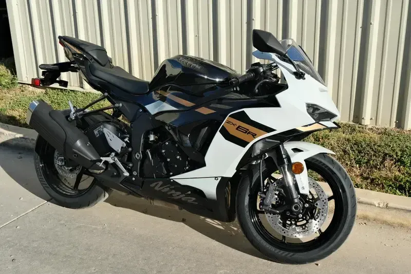 NEW 2026 KAWASAKI NINJA ZX6R ABS Image 1
