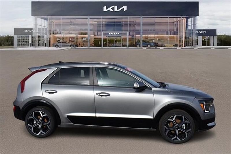 New 2025 Kia Niro EX TouringImage 2
