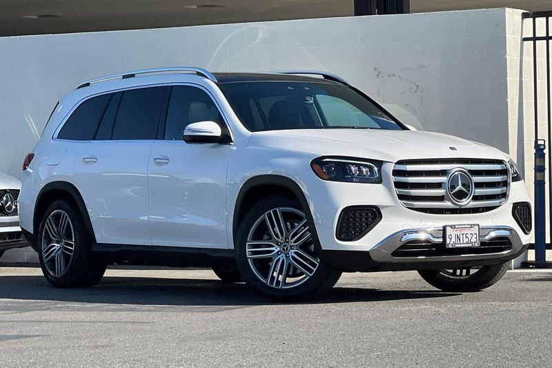 2024 Mercedes-Benz GLS 450Image 2