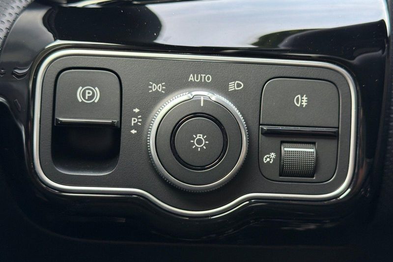 Used 2025 Mercedes-Benz CLA 250Image 30