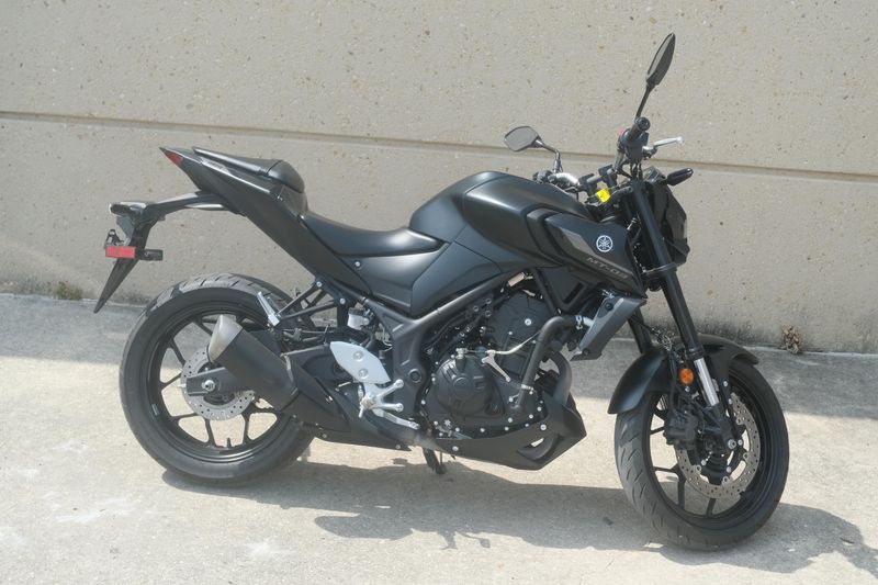 2023 Yamaha MT03 BLACK Image 2