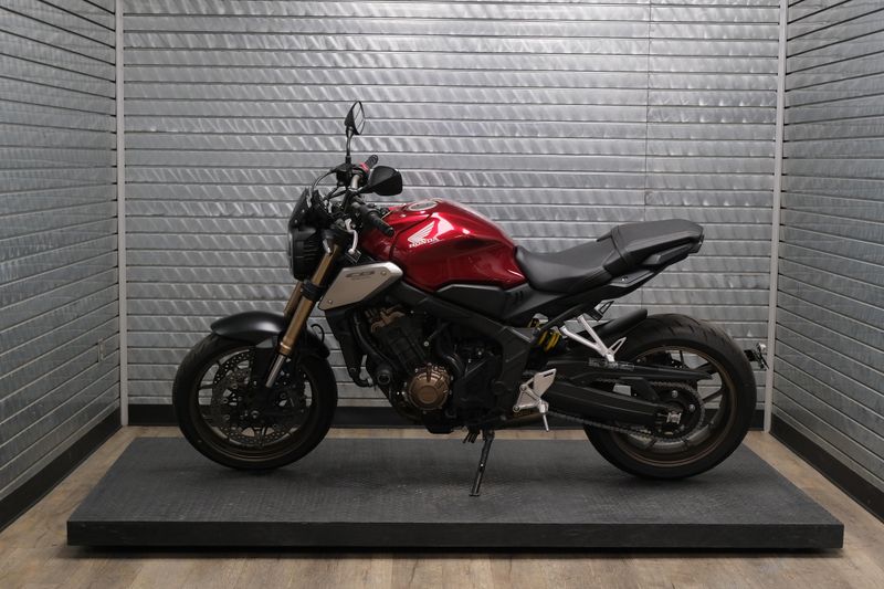 USED 2019 HONDA CB650R Image 5