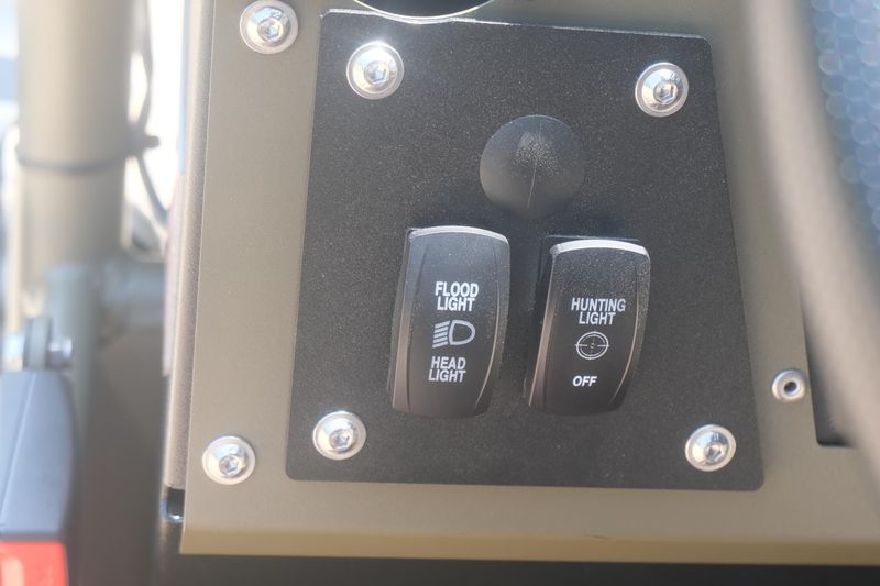 2025 LANDMASTER AMP CREW CAB WILDERNESS EDITION FOREST GREEN Image 16