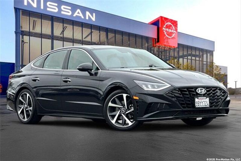 Used 2023 Hyundai Sonata SEL PlusImage 2