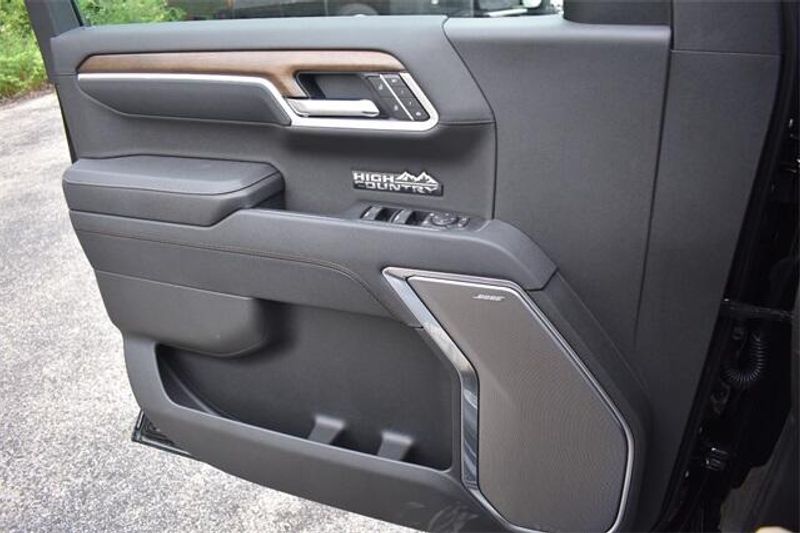 New 2025 Chevrolet Silverado 1500 High CountryImage 35