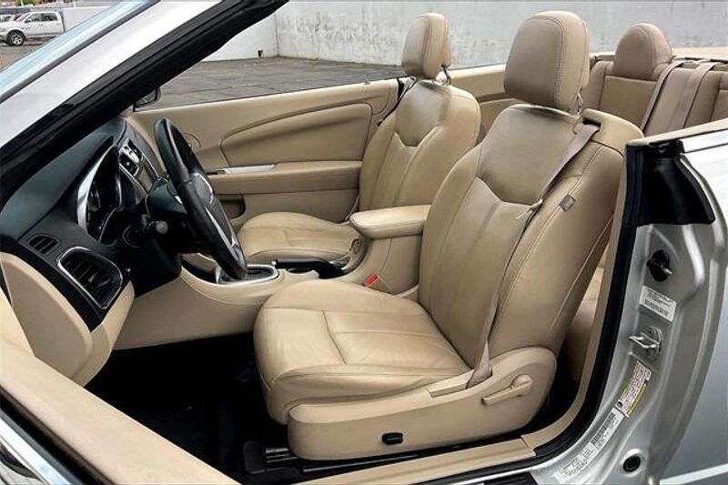 Used 2012 Chrysler 200 LimitedImage 24