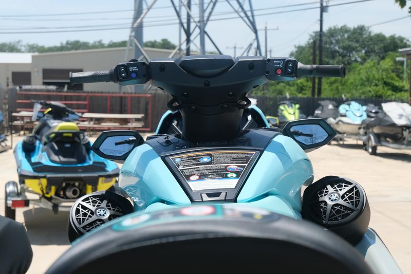 2025 Yamaha FX CRUISER HO WITH AUDIO MINT AND PEARL Image 20