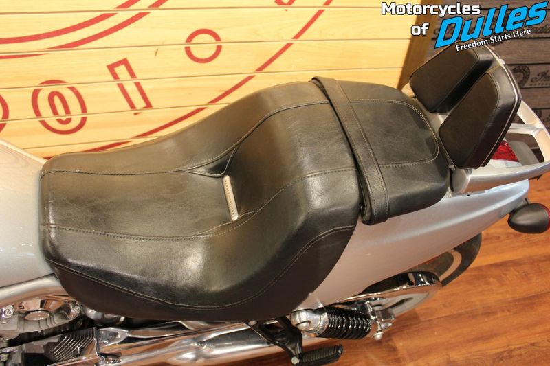 2012 Harley-Davidson VRSC  V-Rod 10 Anniversary Edition Image 10
