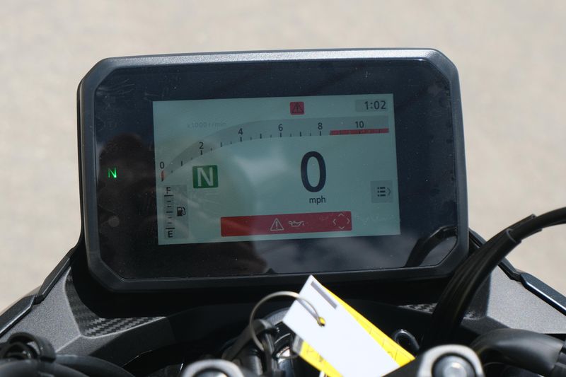 2025 Honda CB500F  MATTE BLACK METALLIC Image 12