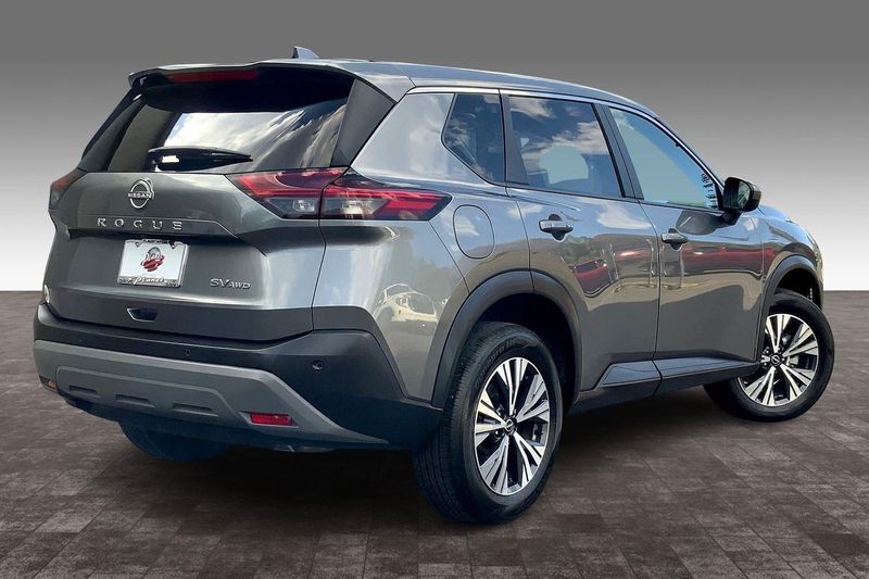 2023 Nissan Rogue SV photo 13