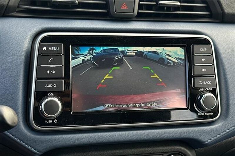 New 2025 Nissan Versa 1.6 SVImage 13