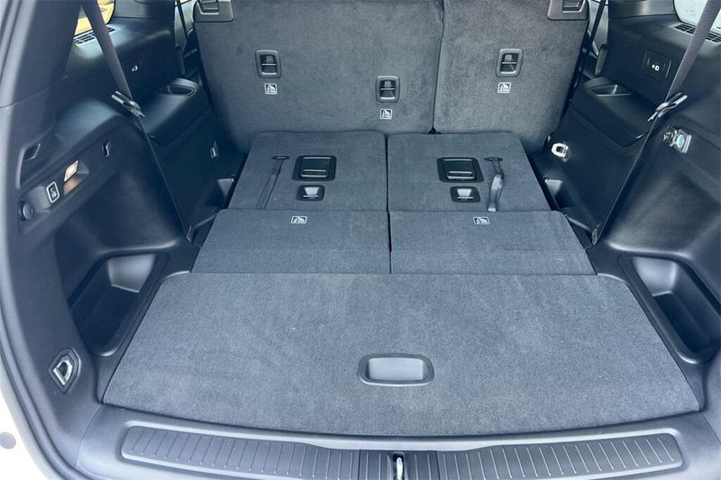 2025 Jeep Grand Cherokee Altitude photo 16