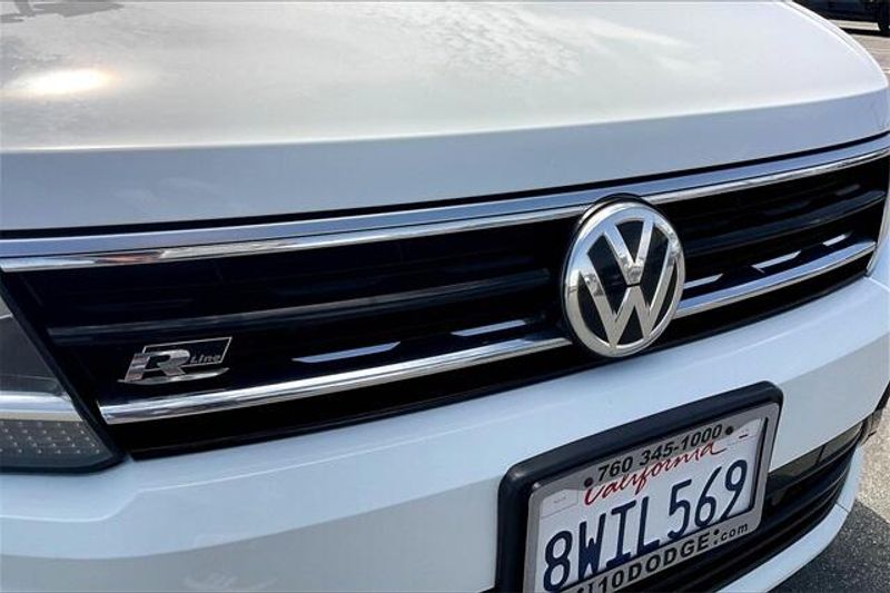 Used 2021 Volkswagen Tiguan 2.0T SE R-Line BlackImage 30