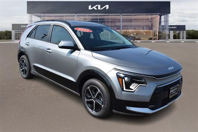 New 2025 Kia Niro SXImage 10