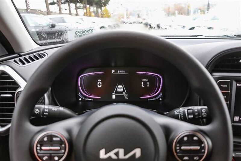 2025 Kia Soul LXImage 22