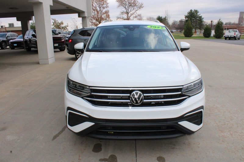 2022 Volkswagen Tiguan SE photo 3
