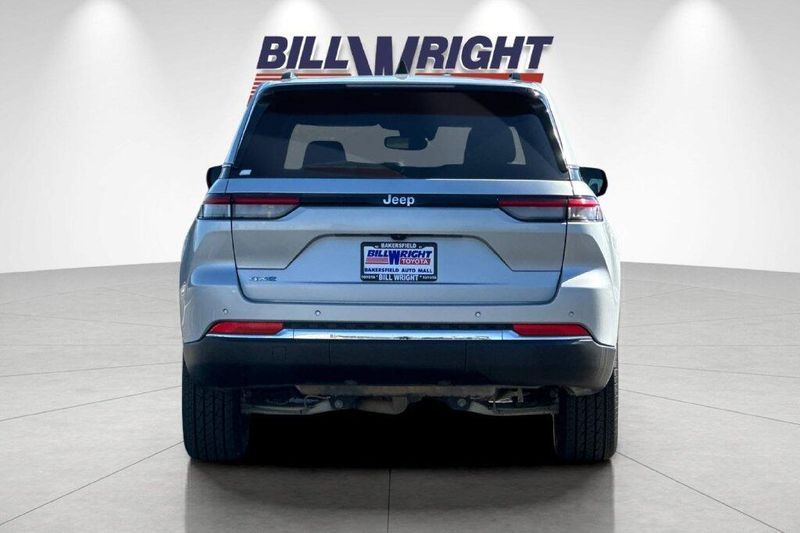 Used 2024 Jeep Grand Cherokee 4xeImage 4