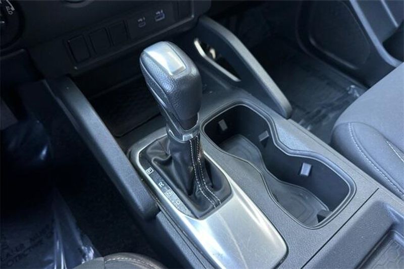 Used 2023 Nissan Frontier SVImage 18