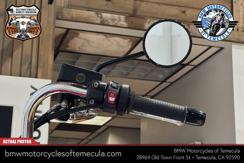 2022 BMW R 18 in a MARS RED METALLIC exterior color. BMW Motorcycles of Temecula – Southern California (951) 506-6903 bmwmotorcyclesoftemecula.com 